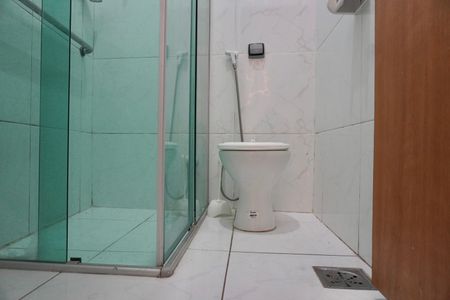 Casa para alugar com 132m², 3 quartos e 2 vagasBanheiro social 