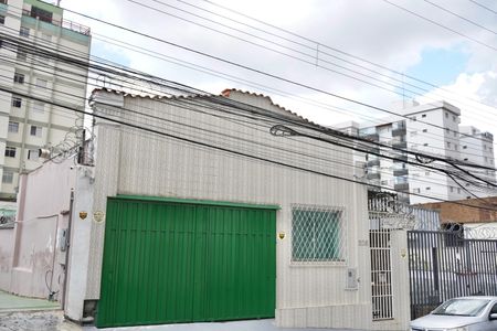 Casa para alugar com 132m², 3 quartos e 2 vagasFachada 