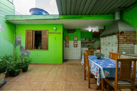 Casa à venda com 104m², 3 quartos e 1 vagaQuintal