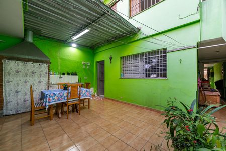 Casa à venda com 104m², 3 quartos e 1 vagaQuintal