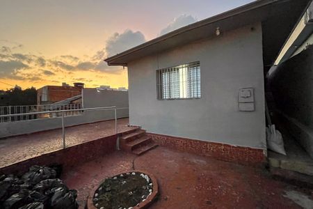 Casa para alugar com 70m², 2 quartos e 1 vagaQuintal