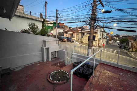 Casa para alugar com 70m², 2 quartos e 1 vagaQuintal