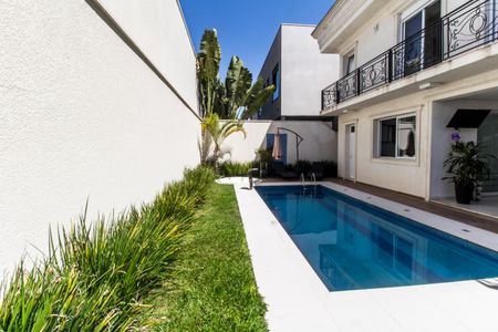Casa de condomínio à venda com 462m², 5 quartos e 4 vagas Casa de condomínio à venda com 462m², 5 quartos e 4 vagasPiscina