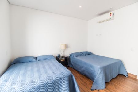 Casa de condomínio à venda com 462m², 5 quartos e 4 vagas Casa de condomínio à venda com 462m², 5 quartos e 4 vagasSuíte 2