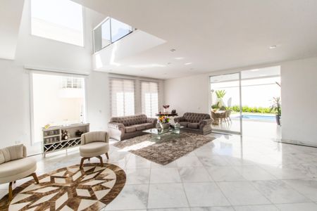 Casa de condomínio à venda com 462m², 5 quartos e 4 vagas Casa de condomínio à venda com 462m², 5 quartos e 4 vagasSala