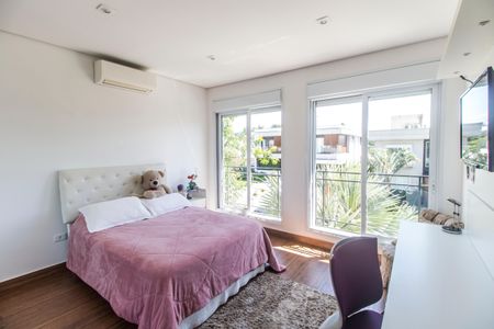 Casa de condomínio à venda com 462m², 5 quartos e 4 vagas Casa de condomínio à venda com 462m², 5 quartos e 4 vagasSuíte 4
