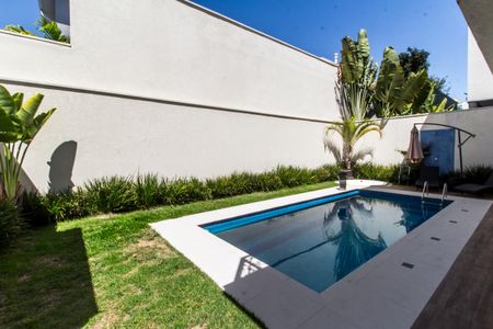 Casa de condomínio à venda com 462m², 5 quartos e 4 vagas Casa de condomínio à venda com 462m², 5 quartos e 4 vagasPiscina