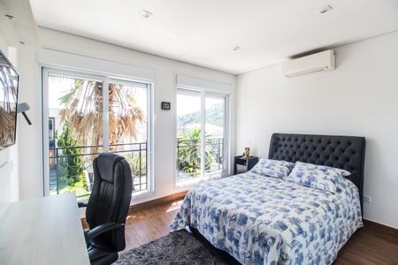 Casa de condomínio à venda com 462m², 5 quartos e 4 vagas Casa de condomínio à venda com 462m², 5 quartos e 4 vagasSuíte 3