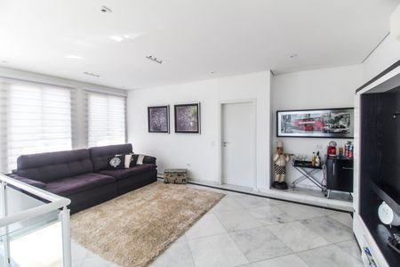 Casa de condomínio à venda com 462m², 5 quartos e 4 vagas Casa de condomínio à venda com 462m², 5 quartos e 4 vagasSala