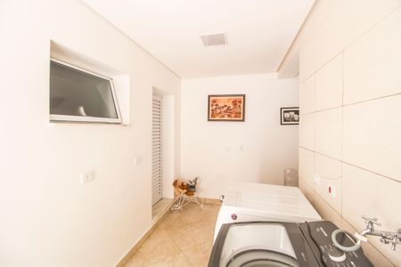 Casa de condomínio à venda com 462m², 5 quartos e 4 vagas Casa de condomínio à venda com 462m², 5 quartos e 4 vagasÁrea de Serviço