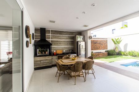 Casa de condomínio à venda com 462m², 5 quartos e 4 vagas Casa de condomínio à venda com 462m², 5 quartos e 4 vagasÁrea gourmet