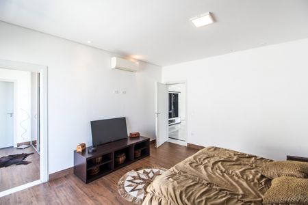 Casa de condomínio à venda com 462m², 5 quartos e 4 vagas Casa de condomínio à venda com 462m², 5 quartos e 4 vagasSuíte 1