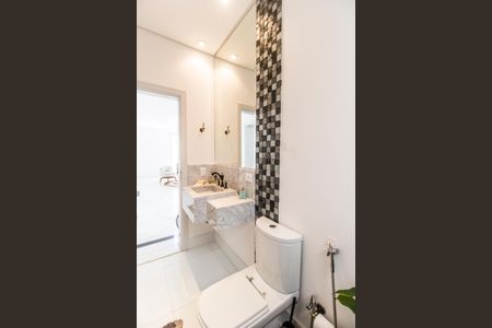 Casa de condomínio à venda com 462m², 5 quartos e 4 vagas Casa de condomínio à venda com 462m², 5 quartos e 4 vagasLavabo