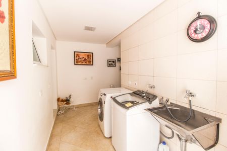 Casa de condomínio à venda com 462m², 5 quartos e 4 vagas Casa de condomínio à venda com 462m², 5 quartos e 4 vagasÁrea de Serviço