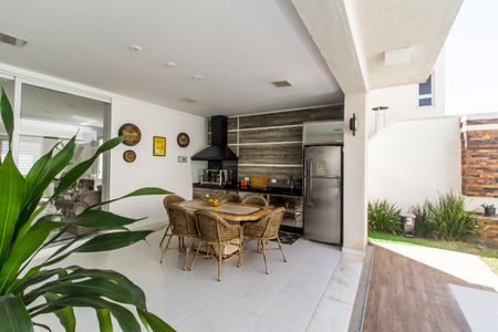 Casa de condomínio à venda com 462m², 5 quartos e 4 vagas Casa de condomínio à venda com 462m², 5 quartos e 4 vagasÁrea gourmet