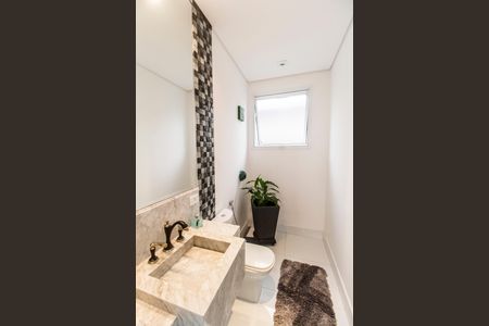 Casa de condomínio à venda com 462m², 5 quartos e 4 vagas Casa de condomínio à venda com 462m², 5 quartos e 4 vagasLavabo