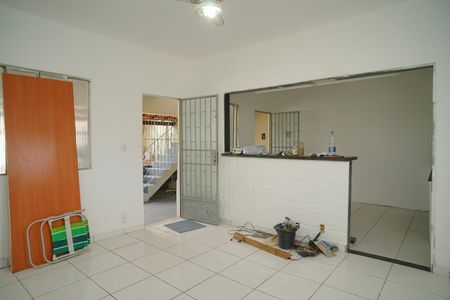 Casa para alugar com 360m², 3 quartos e 2 vagas Casa para alugar com 360m², 3 quartos e 2 vagasSala