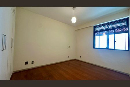 Apartamento para alugar com 250m², 4 quartos e 2 vagas Apartamento para alugar com 250m², 4 quartos e 2 vagasQuarto