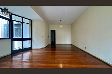 Apartamento para alugar com 250m², 4 quartos e 2 vagas Apartamento para alugar com 250m², 4 quartos e 2 vagasSala
