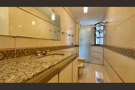 Apartamento para alugar com 250m², 4 quartos e 2 vagas Apartamento para alugar com 250m², 4 quartos e 2 vagasBanheiro