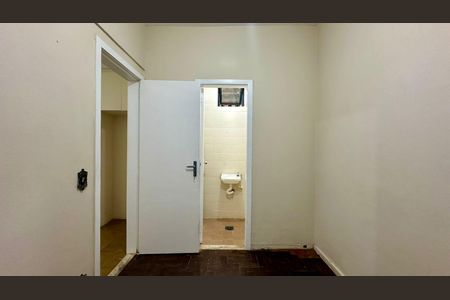 Apartamento para alugar com 250m², 4 quartos e 2 vagas Apartamento para alugar com 250m², 4 quartos e 2 vagasQuarto/banho de serviço