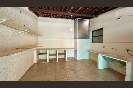 Apartamento para alugar com 250m², 4 quartos e 2 vagas Apartamento para alugar com 250m², 4 quartos e 2 vagasÁrea de Serviço