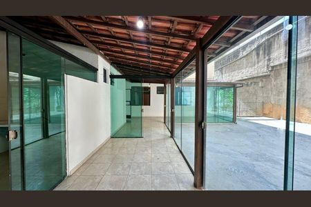 Apartamento para alugar com 250m², 4 quartos e 2 vagas Apartamento para alugar com 250m², 4 quartos e 2 vagasÁrea privativa