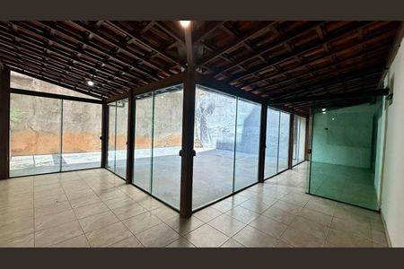 Apartamento para alugar com 250m², 4 quartos e 2 vagas Apartamento para alugar com 250m², 4 quartos e 2 vagasÁrea privativa