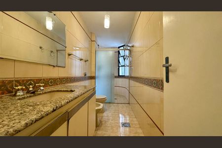 Apartamento para alugar com 250m², 4 quartos e 2 vagas Apartamento para alugar com 250m², 4 quartos e 2 vagasBanheiro