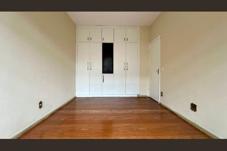 Apartamento para alugar com 250m², 4 quartos e 2 vagas Apartamento para alugar com 250m², 4 quartos e 2 vagasQuarto