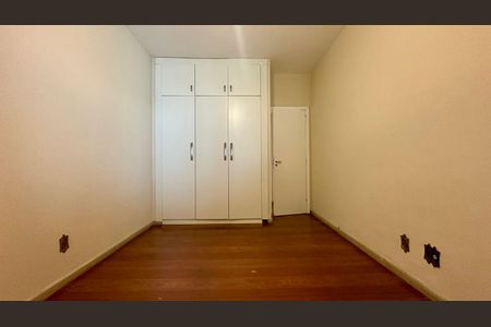 Apartamento para alugar com 250m², 4 quartos e 2 vagas Apartamento para alugar com 250m², 4 quartos e 2 vagasQuarto