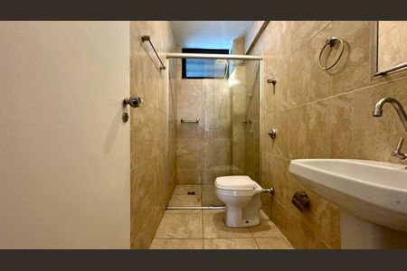 Apartamento para alugar com 250m², 4 quartos e 2 vagas Apartamento para alugar com 250m², 4 quartos e 2 vagasBanheiro