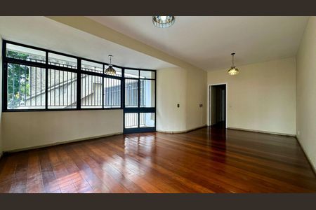 Apartamento para alugar com 250m², 4 quartos e 2 vagas Apartamento para alugar com 250m², 4 quartos e 2 vagasSala