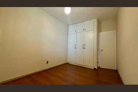 Apartamento para alugar com 250m², 4 quartos e 2 vagas Apartamento para alugar com 250m², 4 quartos e 2 vagasQuarto