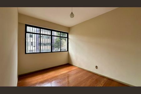 Apartamento para alugar com 250m², 4 quartos e 2 vagas Apartamento para alugar com 250m², 4 quartos e 2 vagasQuarto