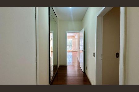 Apartamento para alugar com 250m², 4 quartos e 2 vagas Apartamento para alugar com 250m², 4 quartos e 2 vagasCorredor
