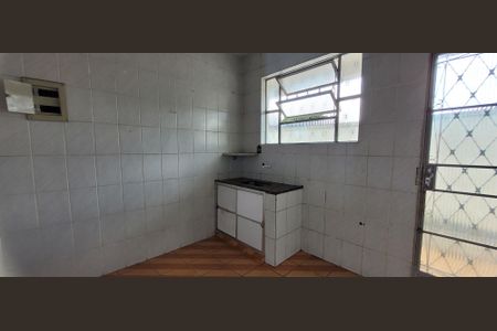 Casa à venda com 180m², 3 quartos e 2 vagascozinha 