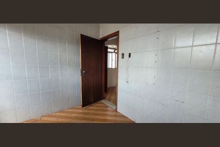 Casa à venda com 180m², 3 quartos e 2 vagascozinha 