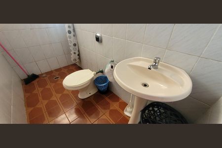 Casa à venda com 179m², 3 quartos e 2 vagas Casa à venda com 179m², 3 quartos e 2 vagasbanheiro