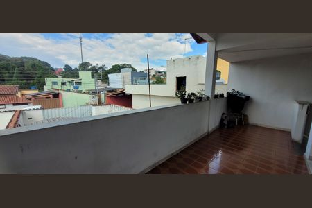 Casa à venda com 179m², 3 quartos e 2 vagas Casa à venda com 179m², 3 quartos e 2 vagasvaranda