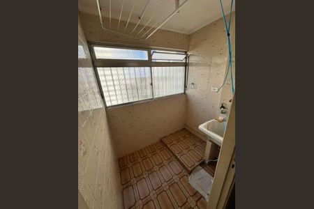 Área de serviço de apartamento para alugar com 2 quartos, 56m² em Vila Irmaos Arnoni, São Paulo