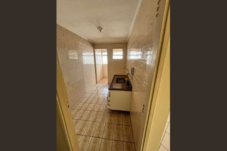 Cozinha de apartamento para alugar com 2 quartos, 56m² em Vila Irmaos Arnoni, São Paulo