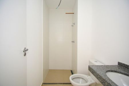 banheiro de kitnet/studio à venda com 1 quarto, 25m² em Pinheiros, São Paulo