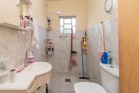 Casa à venda com 170m², 2 quartos e 2 vagasBanheiro