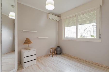 Quarto 1 de apartamento à venda com 2 quartos, 53m² em Auxiliadora, Porto Alegre