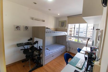 Apartamento à venda com 94m², 2 quartos e 1 vaga Apartamento à venda com 94m², 2 quartos e 1 vagaQuarto