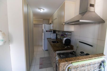 Apartamento à venda com 94m², 2 quartos e 1 vaga Apartamento à venda com 94m², 2 quartos e 1 vagaCozinha e Área de Serviço