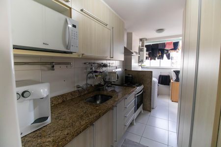Apartamento à venda com 94m², 2 quartos e 1 vaga Apartamento à venda com 94m², 2 quartos e 1 vagaCozinha e Área de Serviço