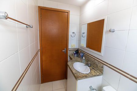 Apartamento à venda com 94m², 2 quartos e 1 vaga Apartamento à venda com 94m², 2 quartos e 1 vagaBanheiro da Suíte