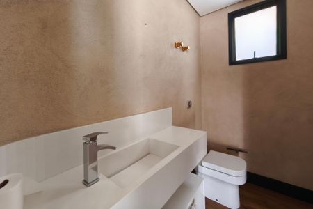 Casa de condomínio para alugar com 234m², 3 quartos e 4 vagasBanheiro Social